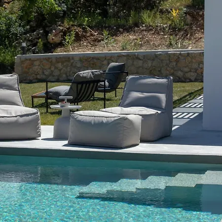 Villa High-end Faos Three *