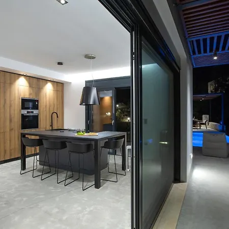 Villa High-end Faos Three