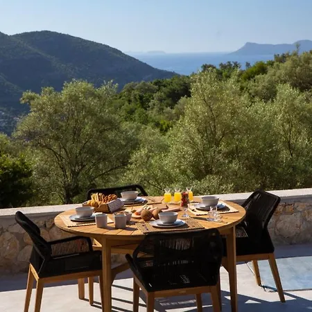 Vilă High-end Faos Three