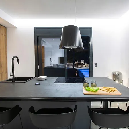 Vilă High-end Faos Three Fternon